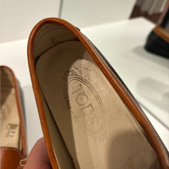 Tod’s 2 color driving loafers - Picture 2 of 5